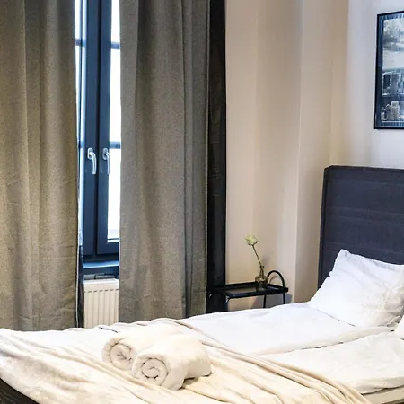 Chic - Cozy And Stylish - Center - Kosciuszki